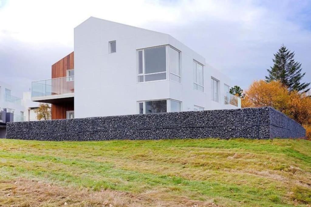 Modern Luxury Apartment - Ocean & Mountain Views Reykjavik Extérieur photo